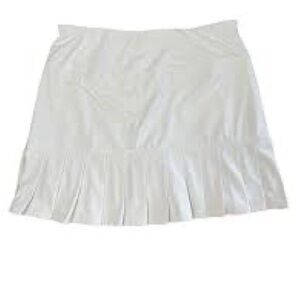 NWT white Lady Hagen Pleat Skort.